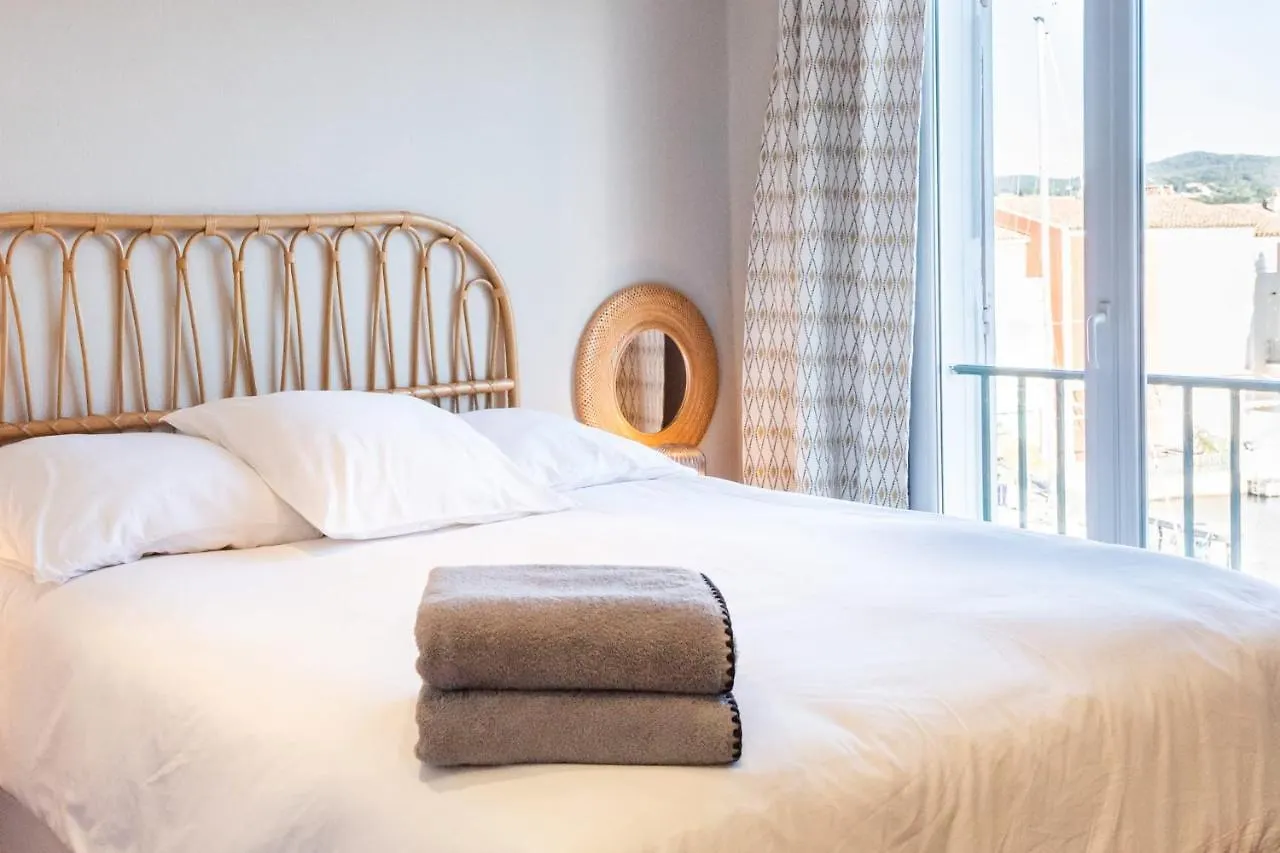 그리모 Bright Nest With Balcony And View On The Port 아파트 0*,  프랑스