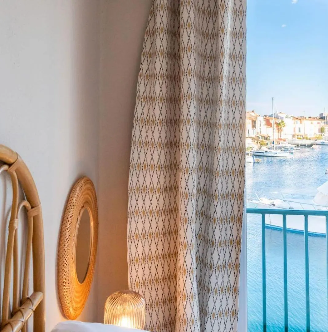 Bright Nest With Balcony And View On The Port location